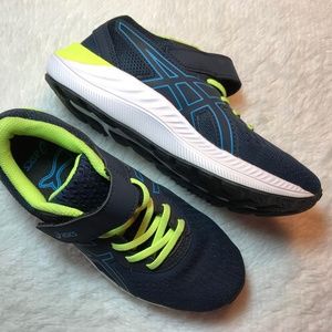 ASICS BOYS SIZE 2 NEW SNEAKERS VELCRO CLOSURE NAVY & NEON